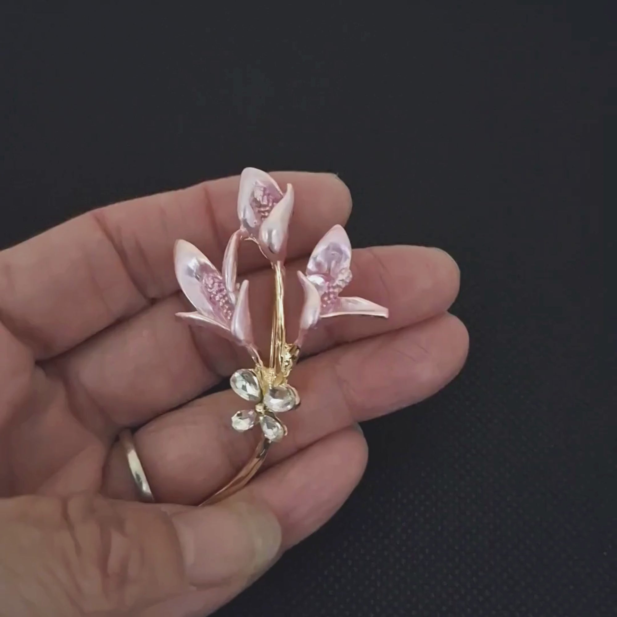 Fancy Brooch- Luxury crystal pink lily brooch collar pin